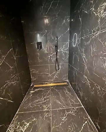 Diane Luxury 情趣酒店 图尔奈